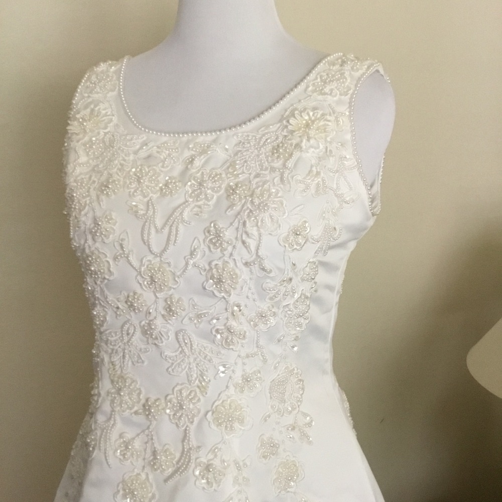 Wedding Dress Size 16. Beautiful.